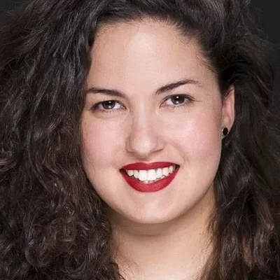  Laura Galán