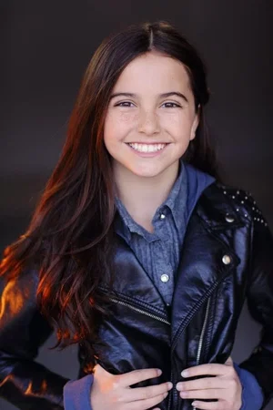  Hannah Cheramy photo