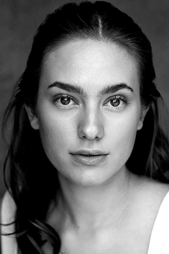  Lilly Cooper