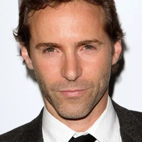 Photo star : Alessandro Nivola