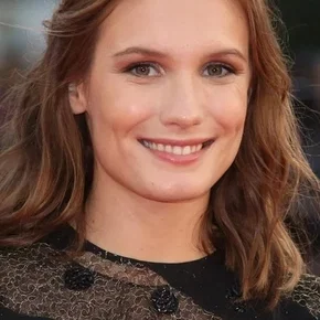 Photo star : Ana Girardot
