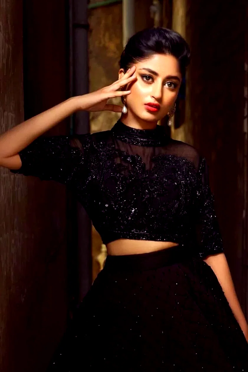  Sajal Ali