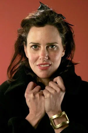 Ione Skye photo