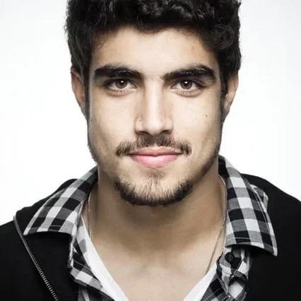  Caio Castro
