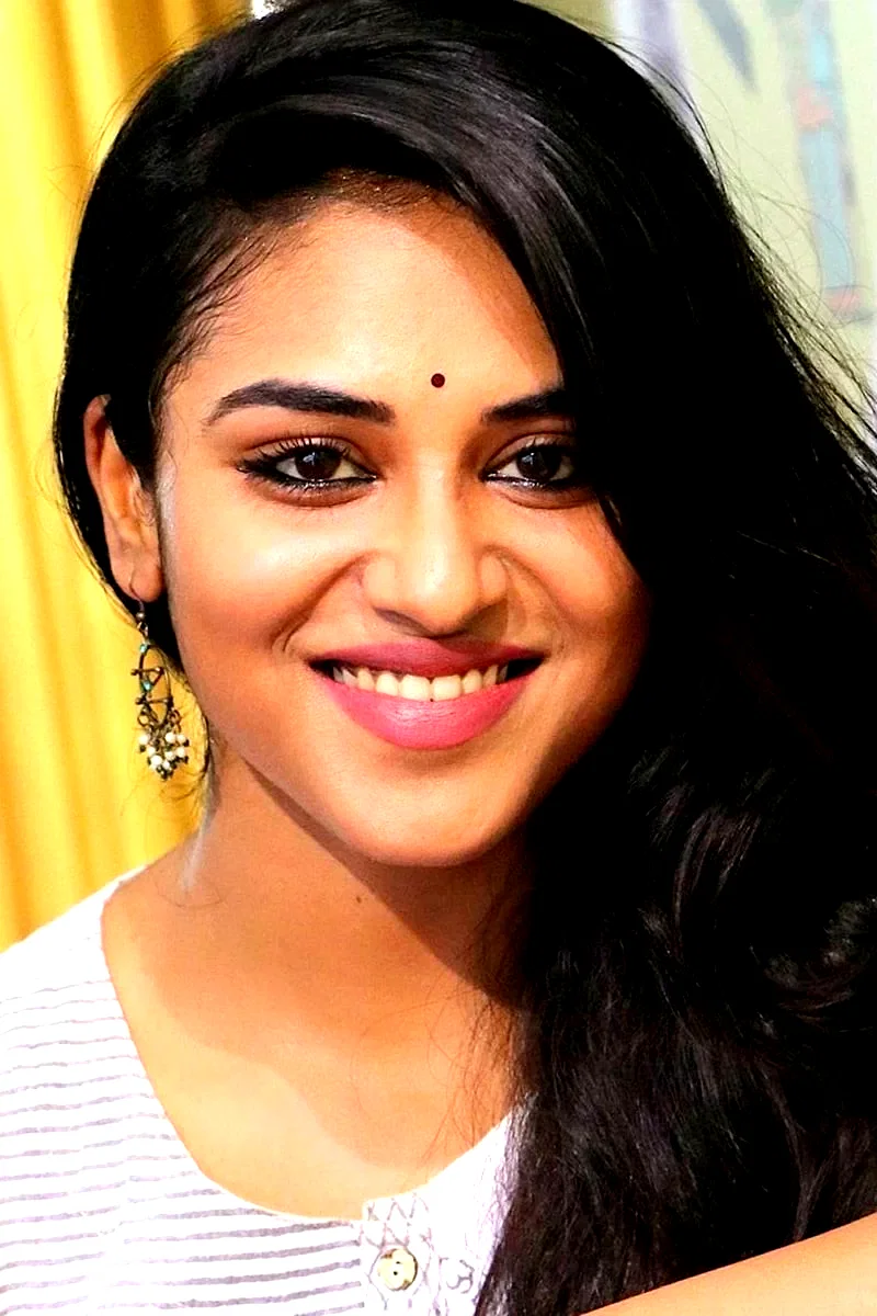  Indhuja Ravichandran