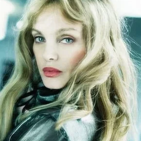 Photo star : Arielle Dombasle