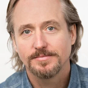 Photo star : Linus Roache