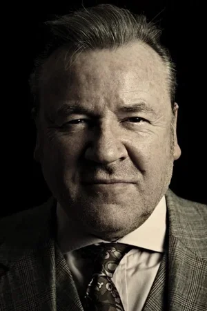 Ray Winstone photo