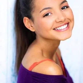 Photo star :  Deja Monique Cruz