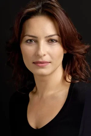  Ayça Bingöl