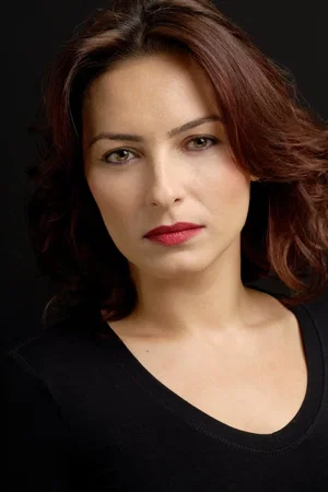  Ayça Bingöl