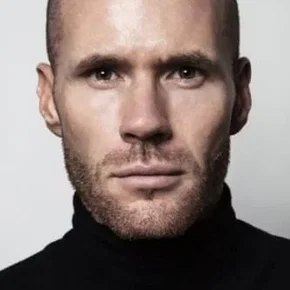 Photo star :  Oliver Trevena