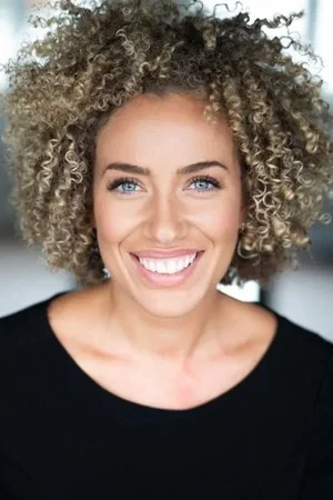  Stephanie Siadatan photo