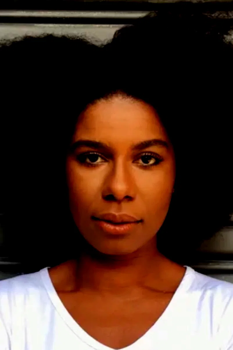  Indira Nascimento