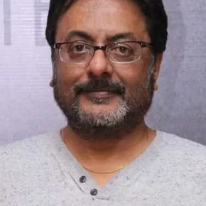 Photo star :  Prathap Pothan