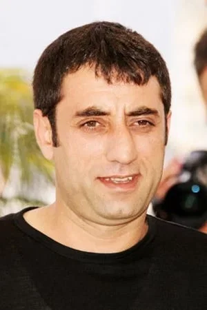 Nazmi Kirik photo