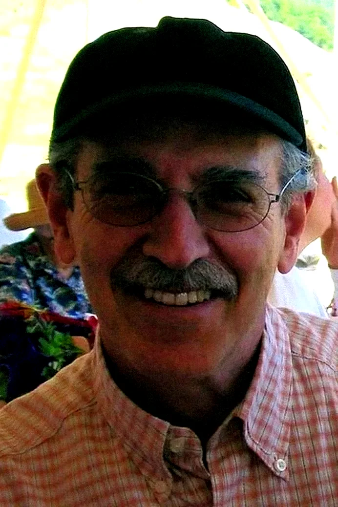  Matthew Robbins
