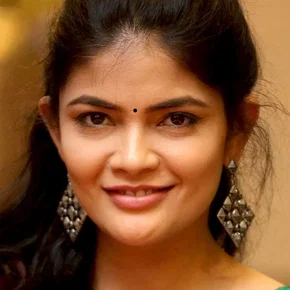 Photo star :  Kalpika Ganesh