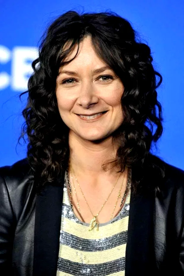  Sara Gilbert