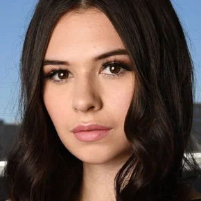 Photo star :  Nicole Maines