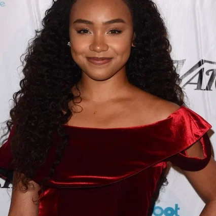  Genneya Walton
