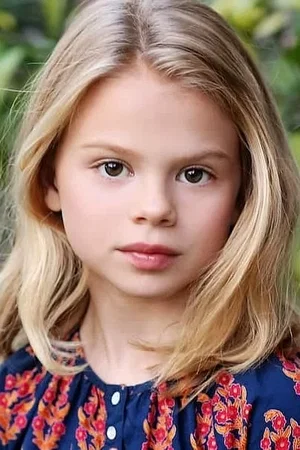  Scarlett Fernandez photo