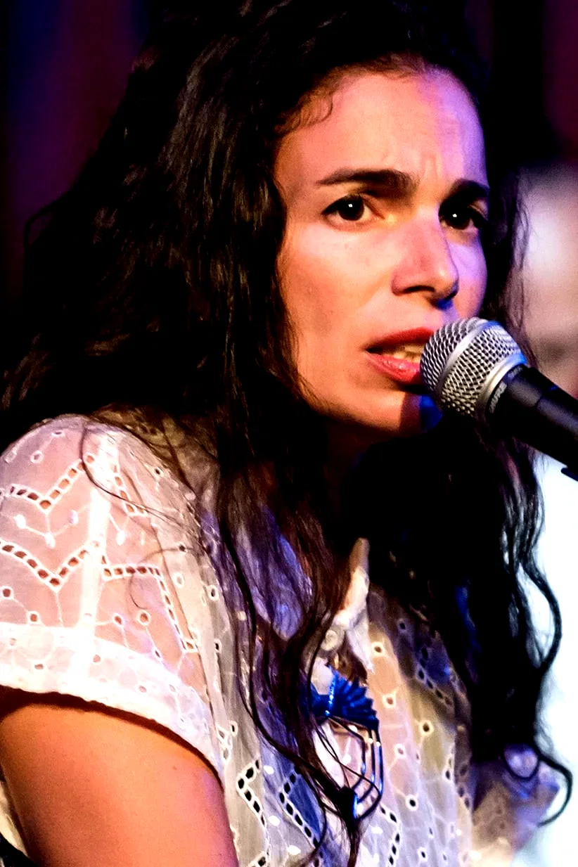  Yaël Naïm