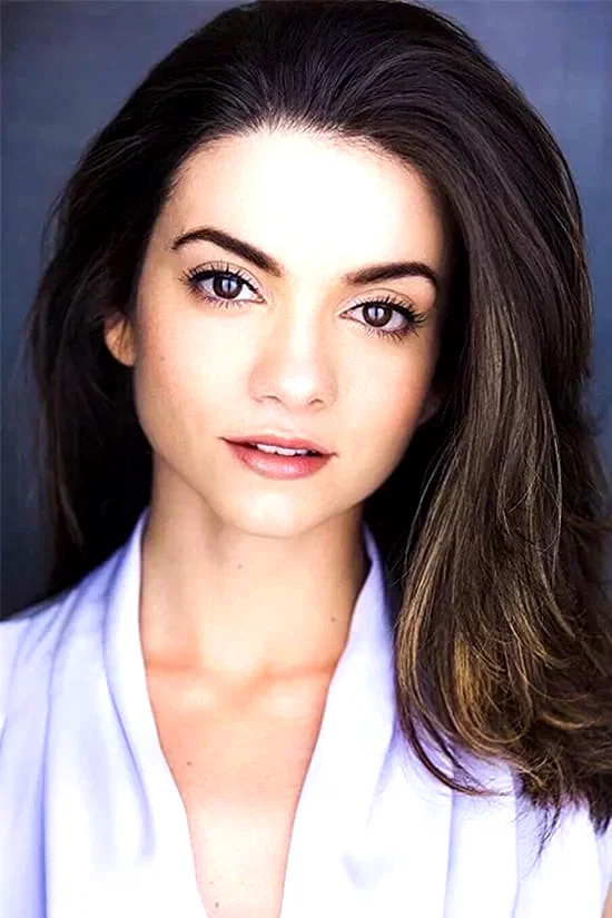  Lauren LaVera