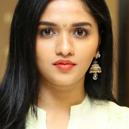  Sunaina