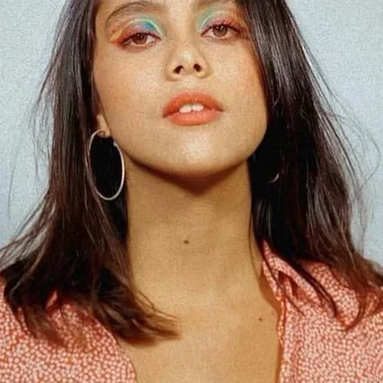  Renata Vaca