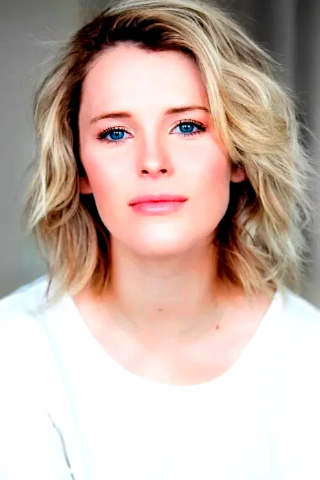  Charlotte Aubin