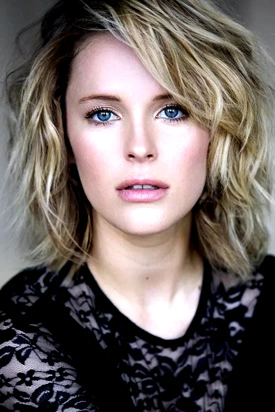  Charlotte Aubin