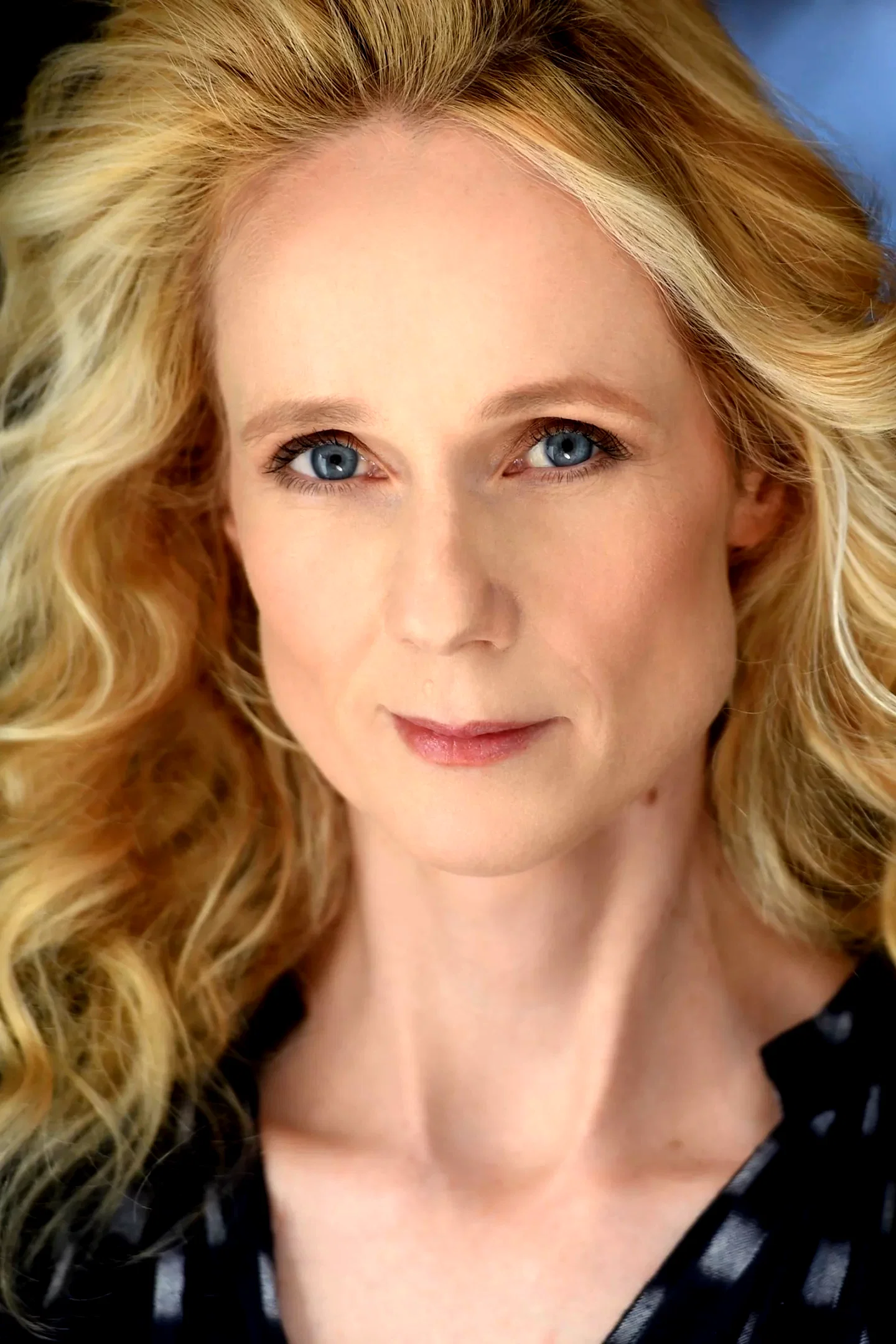  Lucy Taylor