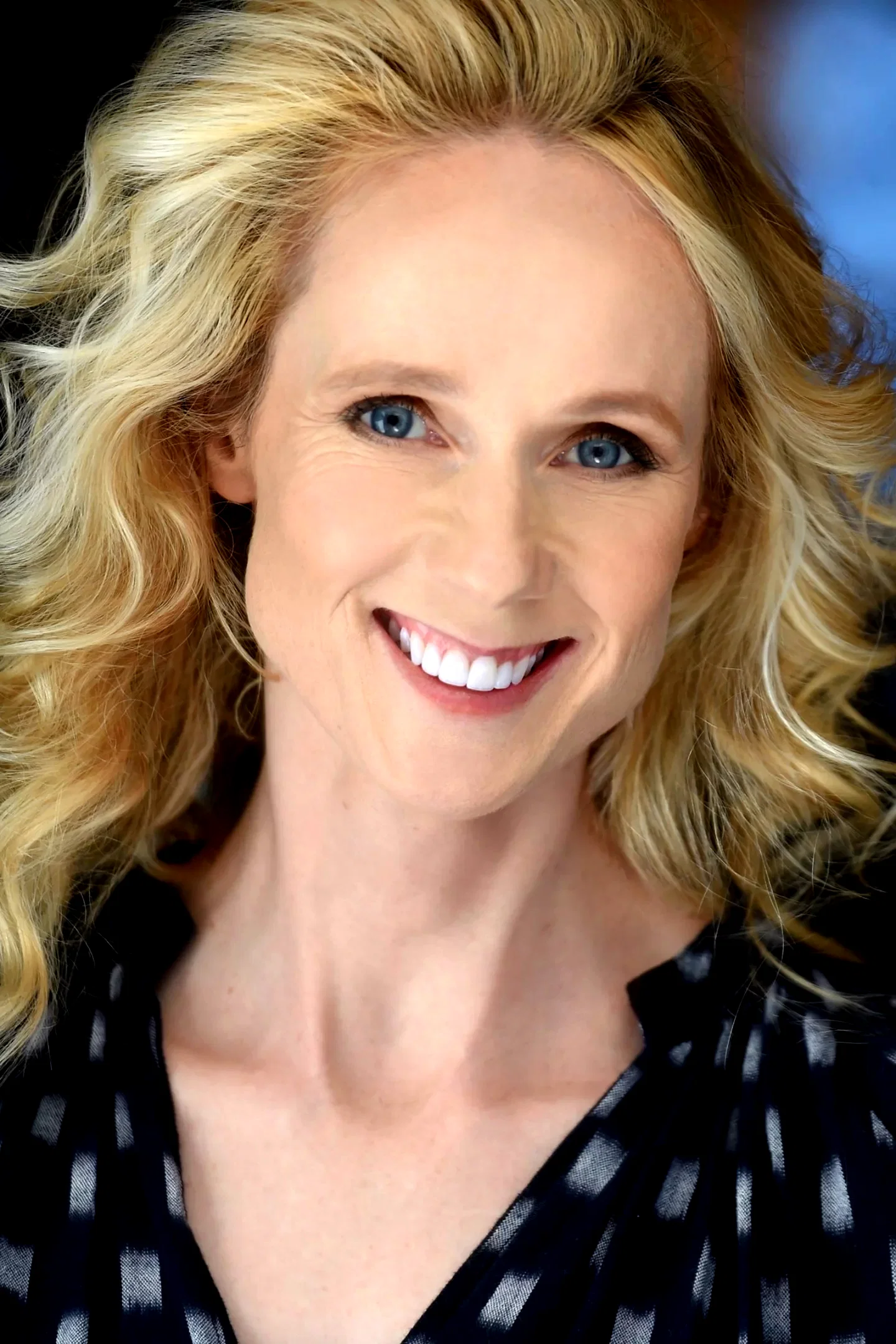  Lucy Taylor