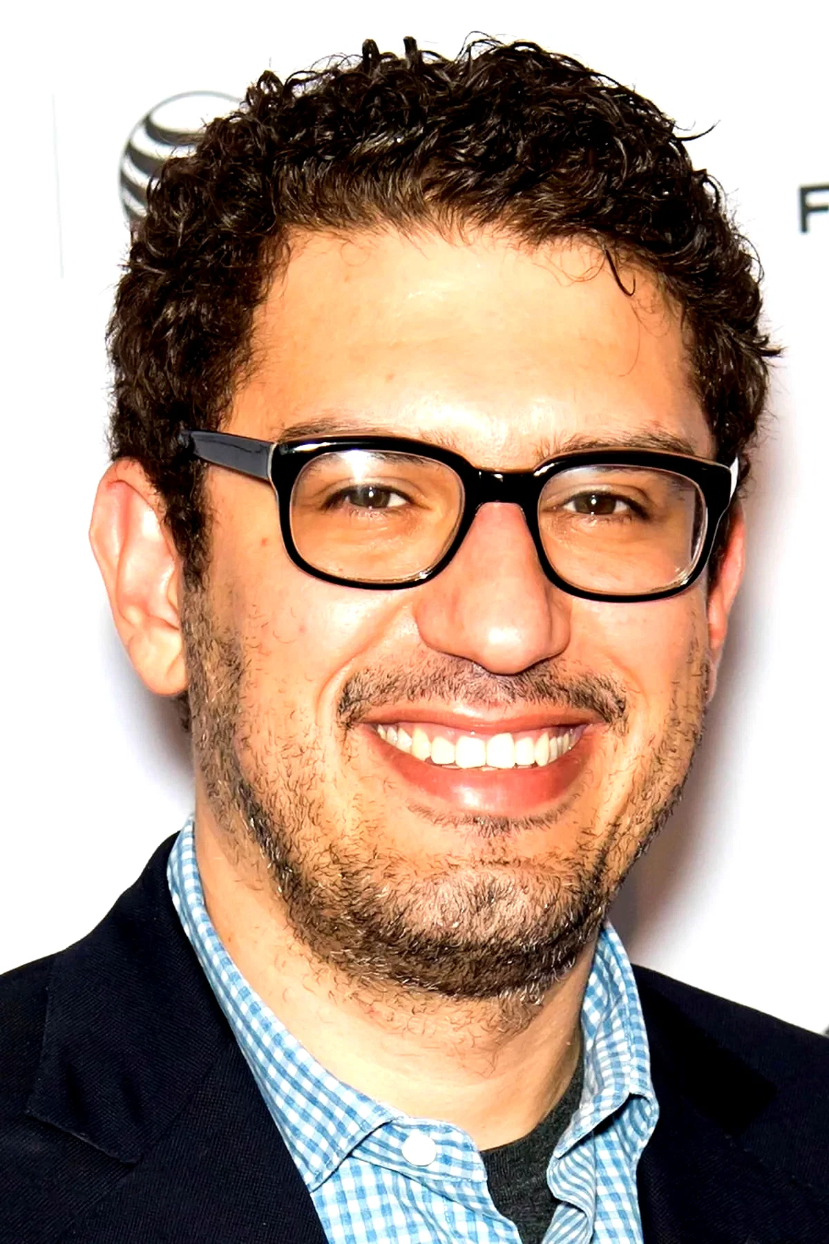 Sam Esmail