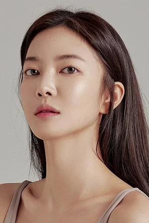  Kim Yun-jee photo