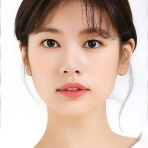 Photo star :  Jung So-min