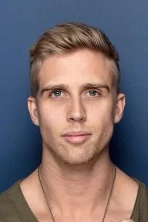 Justin Howell photo