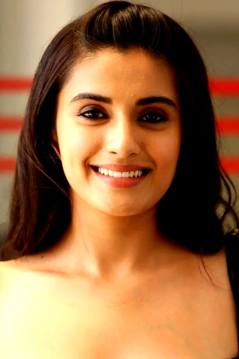  Divyansha Kaushik