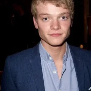 Tom Rhys Harries