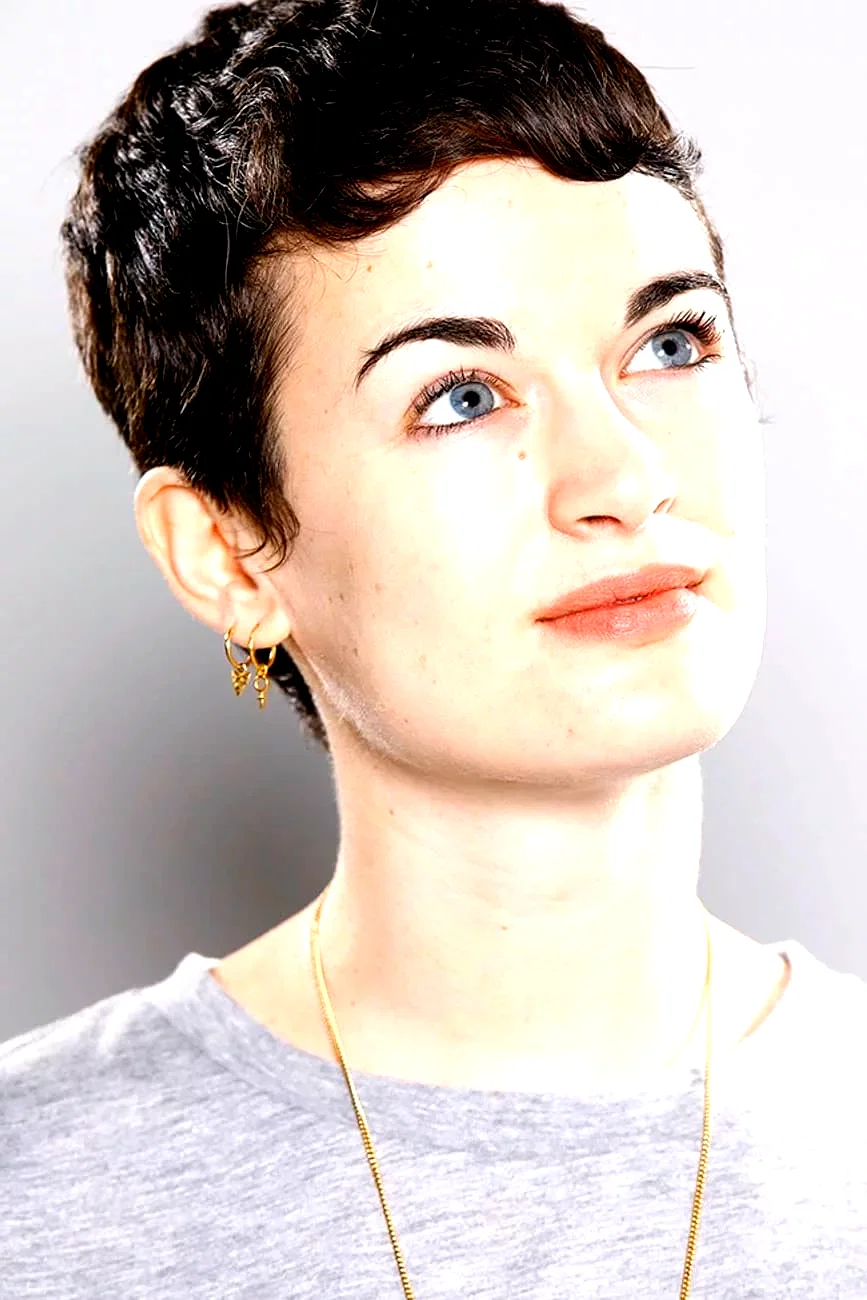 Georgia Oakley