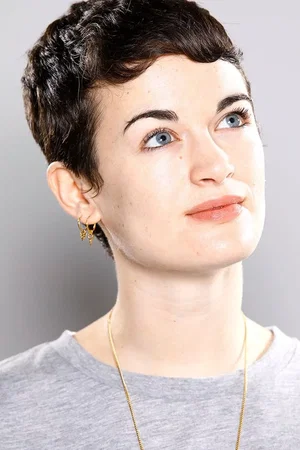  Georgia Oakley photo