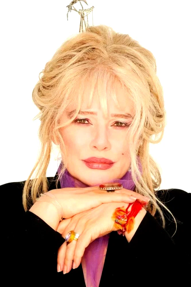  Armande Altaï