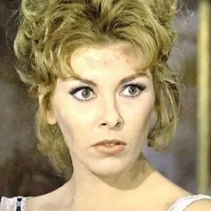  Loredana Nusciak