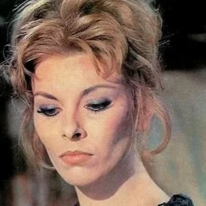  Loredana Nusciak