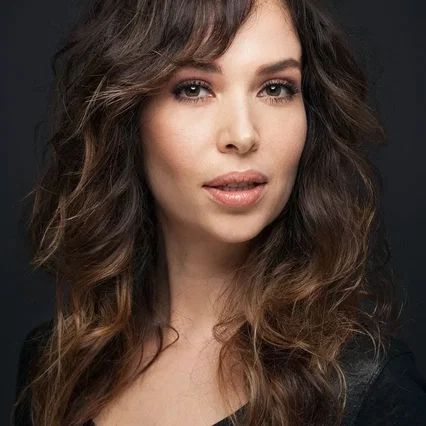  Esra Ronabar