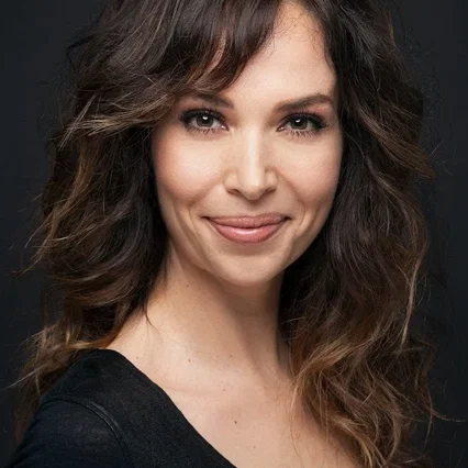  Esra Ronabar