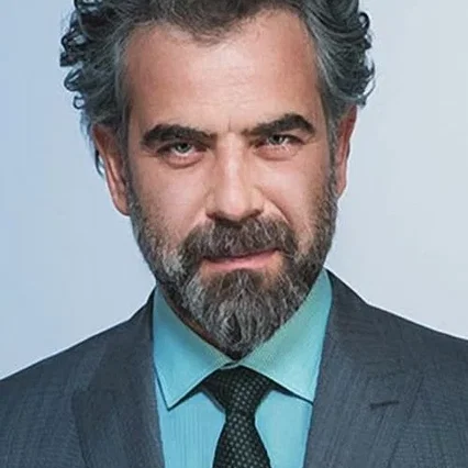  Yurdaer Okur