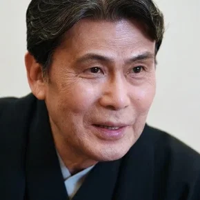 Photo star :  Matsumoto Hakuō II