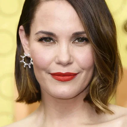 Leslie  Bibb